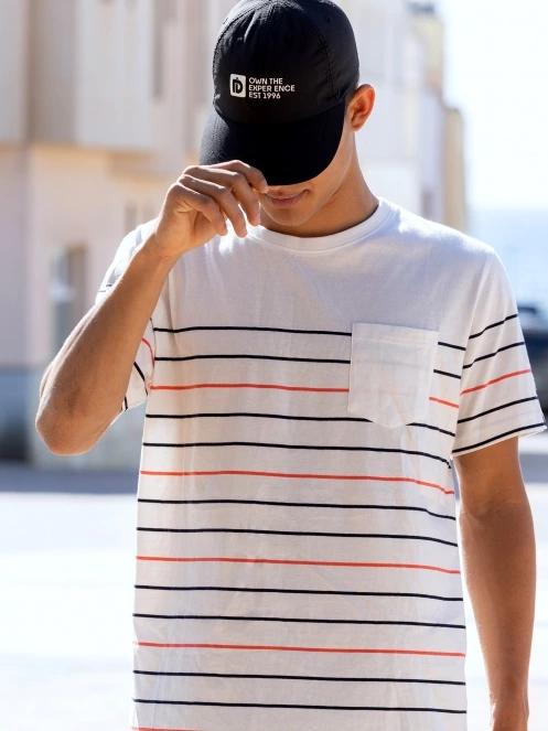Fundango Jaggy Pocket T-shirt for men in red 7