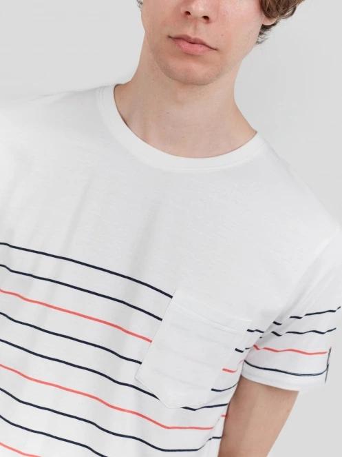 Fundango Jaggy Pocket T-shirt for men in red 6